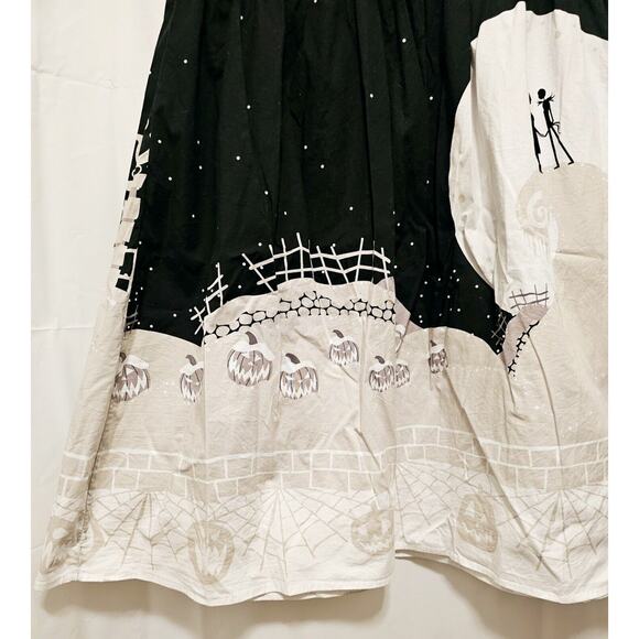 DISNEY Tim Burton The Nightmare Before Christmas Moon Skirt Size Small - Picture 5 of 10